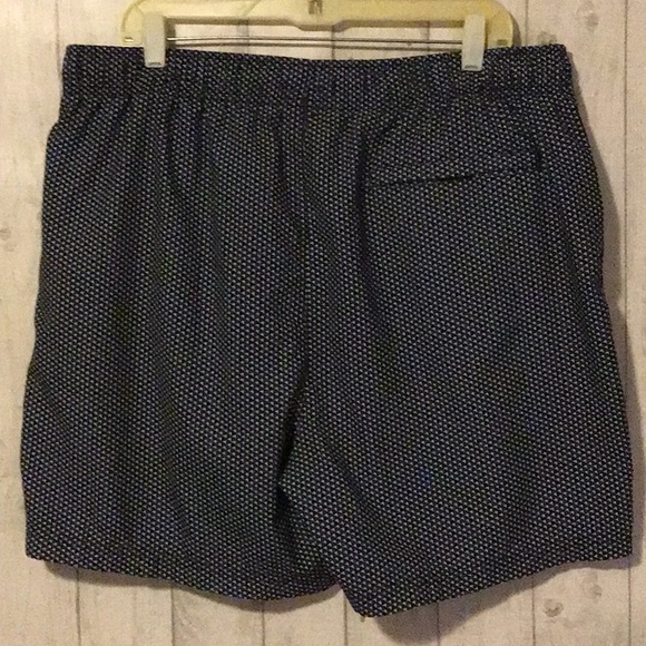 EUC Men’s XL (38 waist) Nautica Swim Shorts - Picture 2 of 5